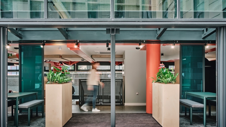 A-definitive-guide-to-track-lighting